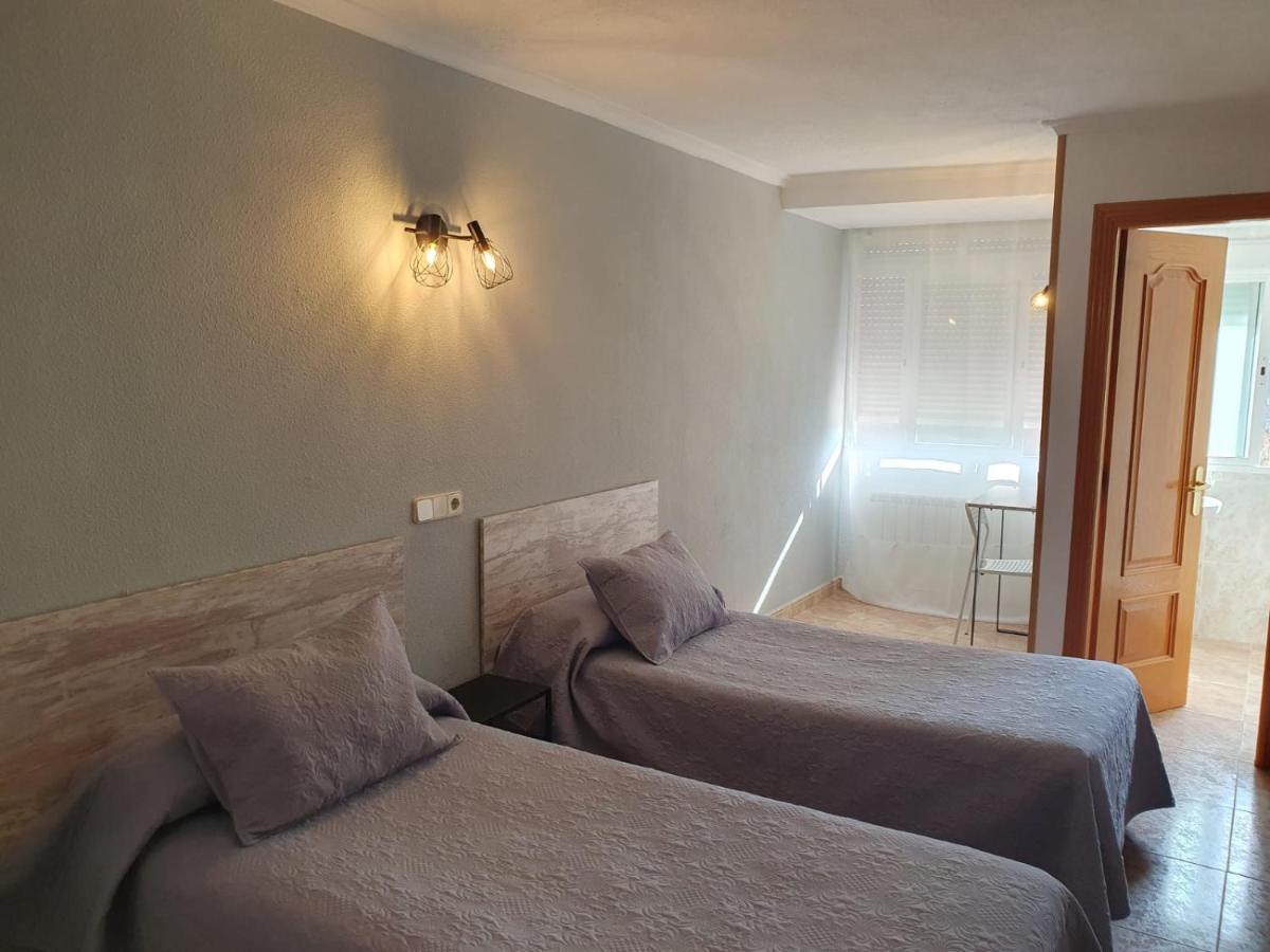 Hostal Fronton Alcobendas Exterior photo
